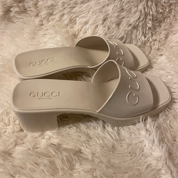 Gucci Rubber Logo Platform Slide Sandal - Picture 3 of 6